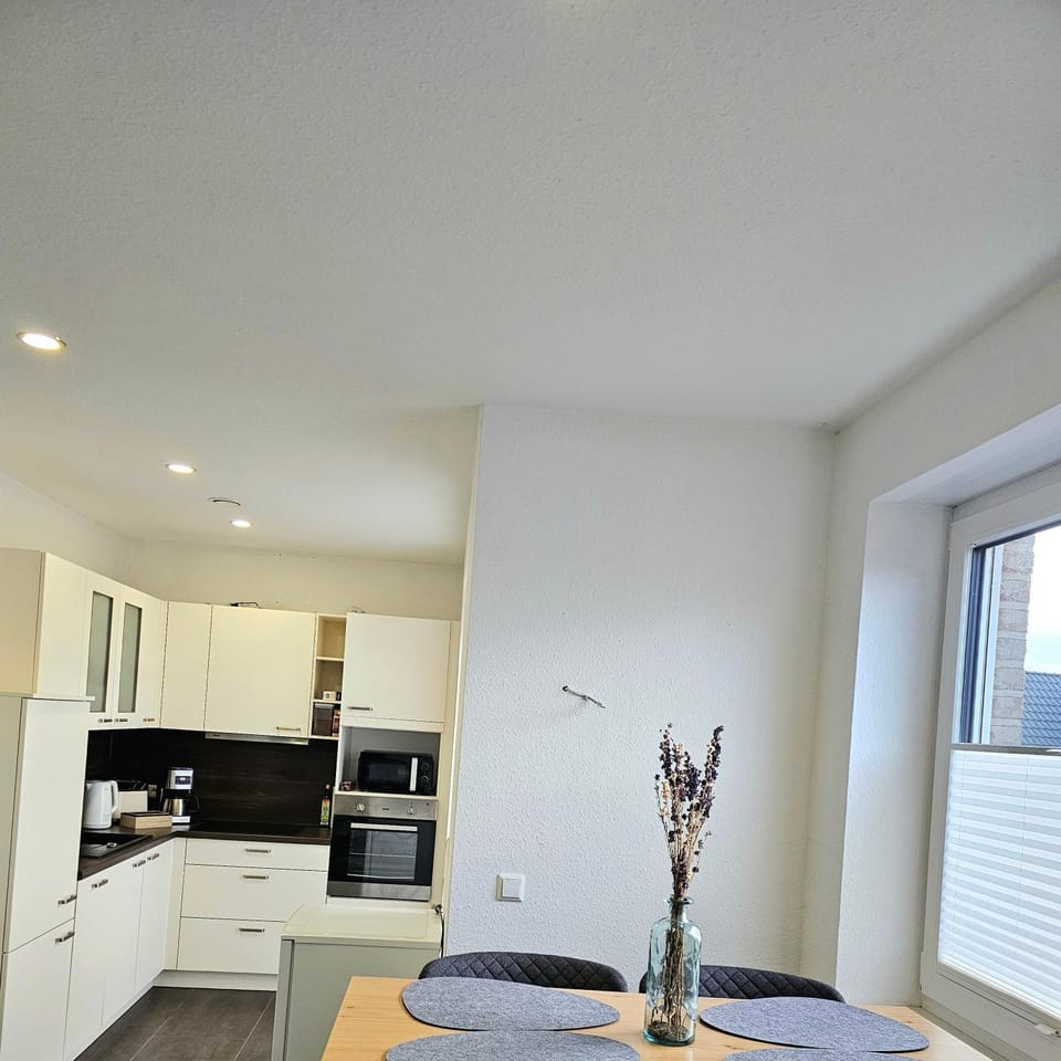 Kitchen or kitchenette, Dining area, minibar, pet friendly, stove