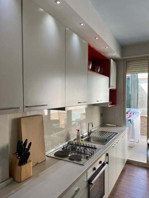 Großzügige Wohnung in zentraler Lage mit Balkon Apartment in Sarandë