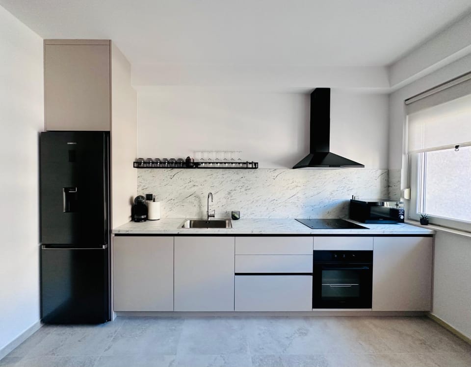 Coffee/tea facilities, Kitchen or kitchenette, dishwasher, minibar, pet friendly, stove