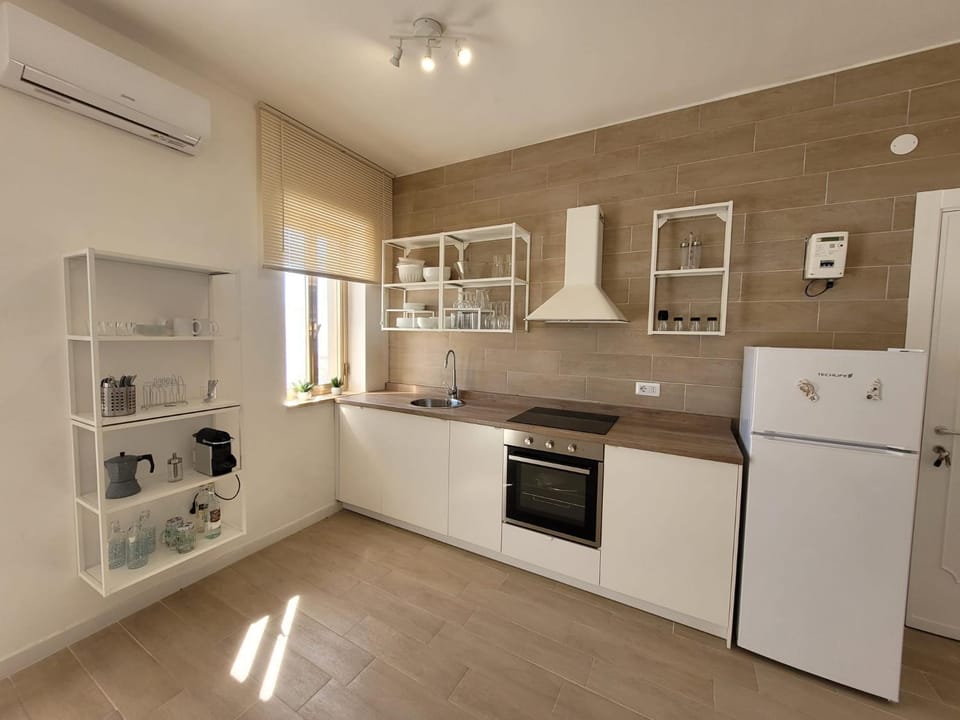 Kitchen or kitchenette, dishwasher, pet friendly, stove