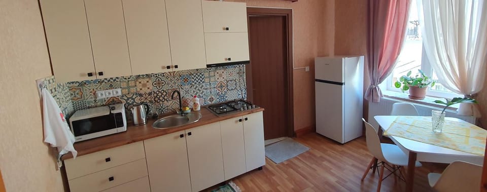 Kitchen or kitchenette, Dining area, pet friendly, stove