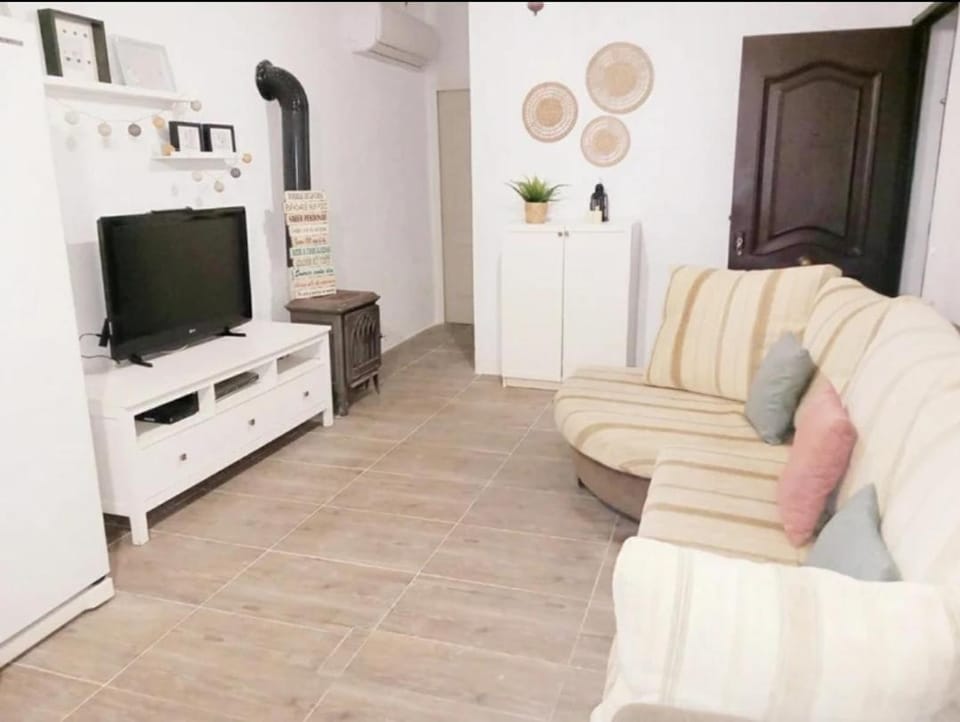 Communal lounge/ TV room, TV and multimedia, Living room
