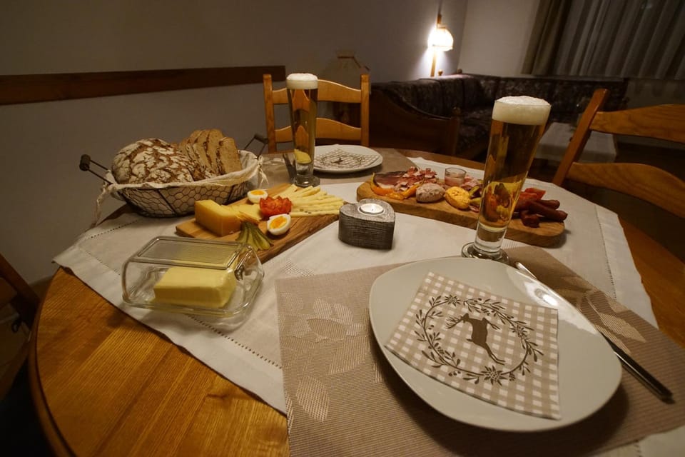 Dining area, Food