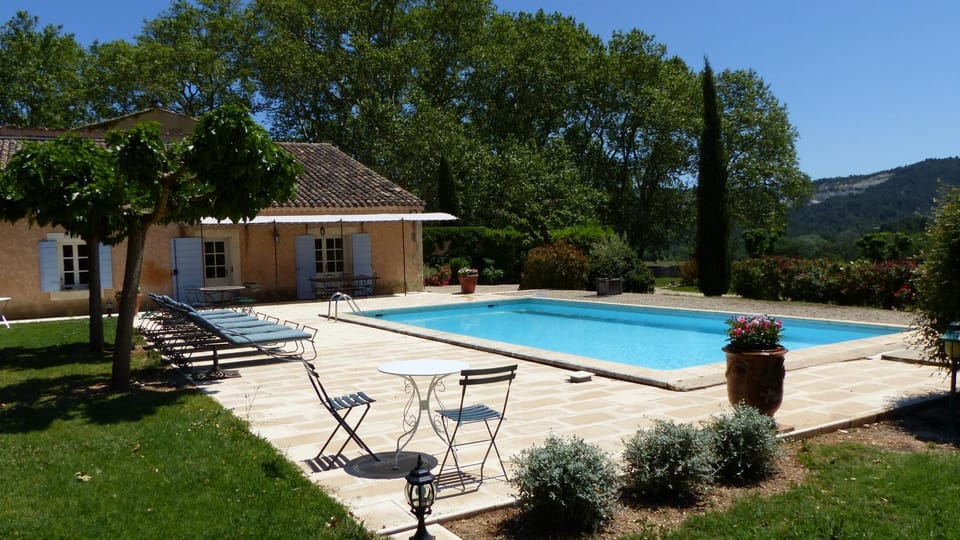 Property building, Patio, Garden, Garden view, Pool view, sunbed