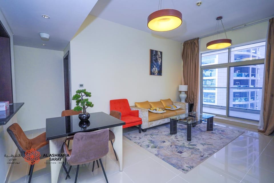 Seating area, Dining area