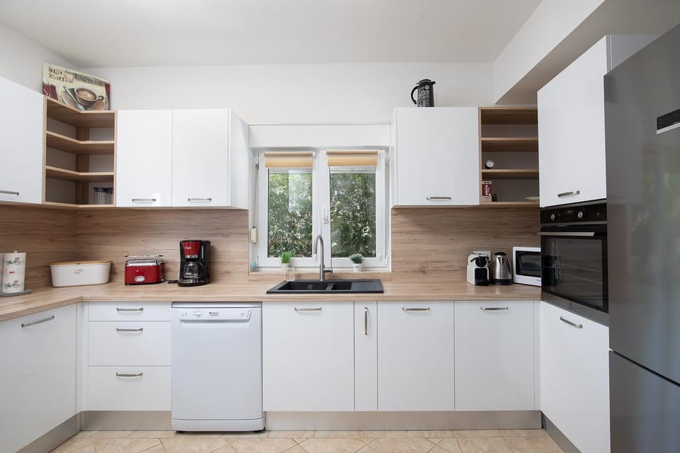 Coffee/tea facilities, Kitchen or kitchenette, dishwasher, minibar, pet friendly, toaster, kitchen