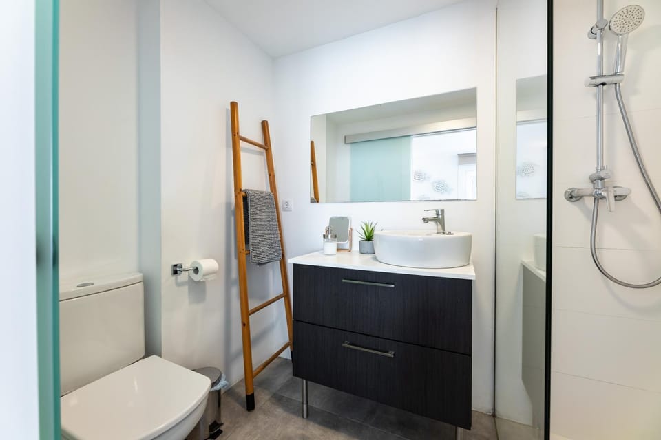 Bathroom, Living room