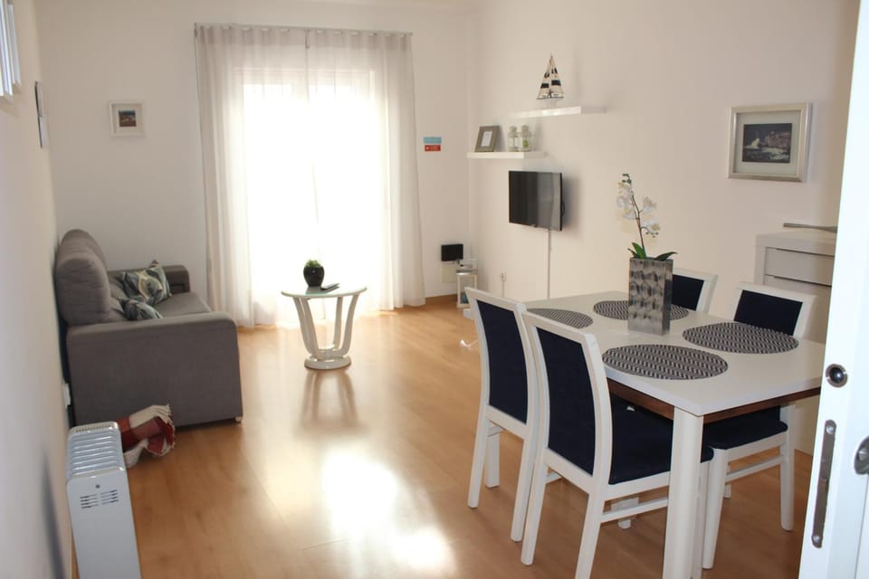 Communal lounge/ TV room, TV and multimedia, heating