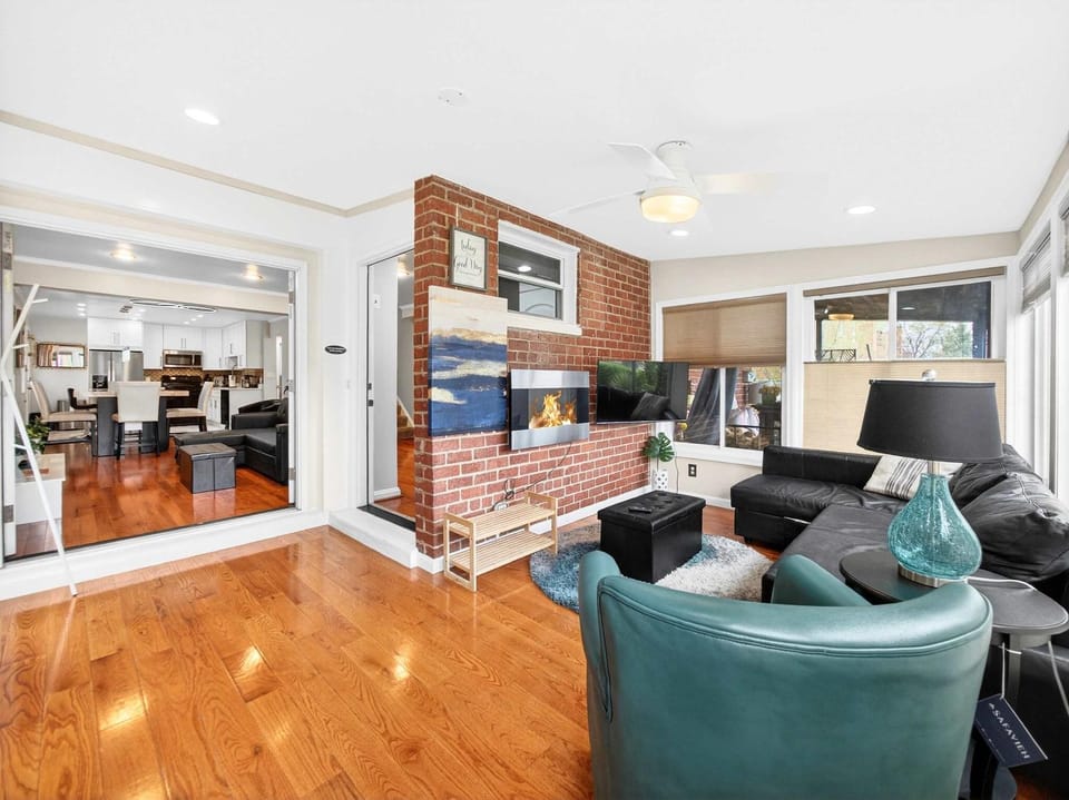 Gorgeous Home Tucked Away in Greener Part of Town Transit-Friendly House in District of Columbia