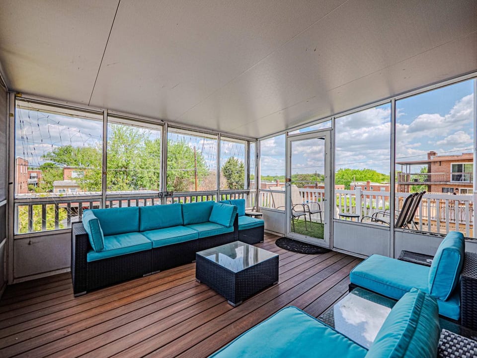 Gorgeous Home Tucked Away in Greener Part of Town Transit-Friendly House in District of Columbia