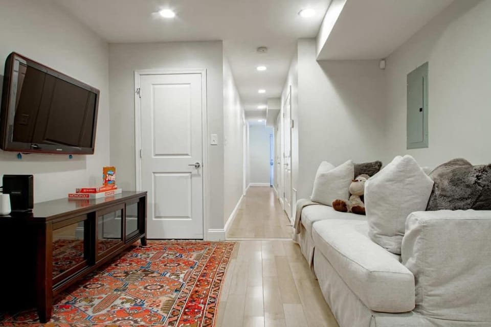 2BR - Near Corridor DC Streetcar Union Station House in Capitol Hill