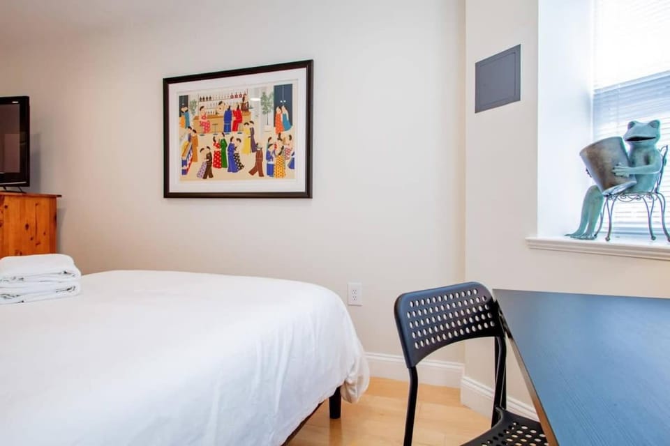 2BR - Near Corridor DC Streetcar Union Station House in Capitol Hill