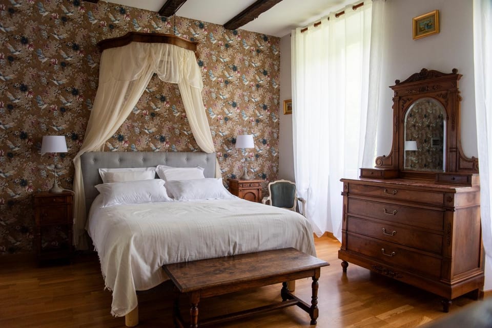 Bed, Photo of the whole room