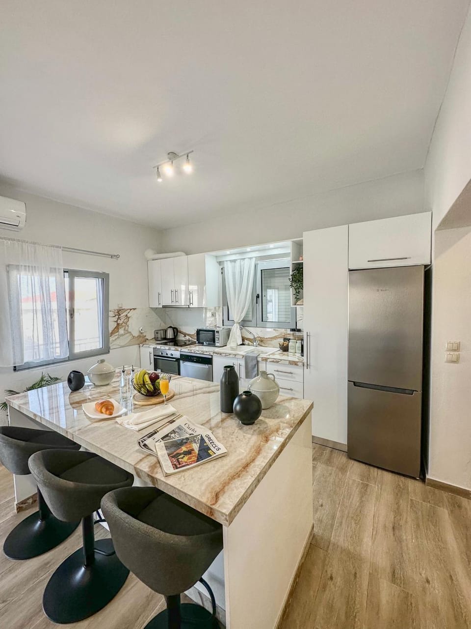 Kitchen or kitchenette, Food and drinks, Dining area, dishwasher, minibar, oven, pet friendly, stove, toaster