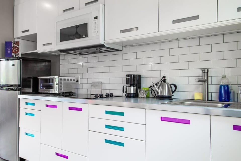 Eastern Market Carriage house efficiency PRIVACY Apartment in Capitol Hill