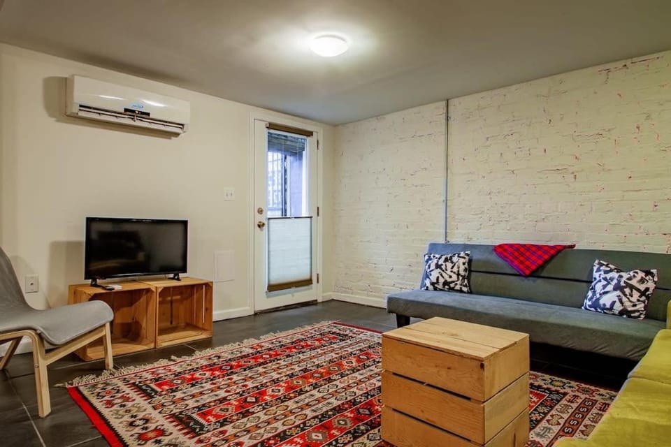Rest Easy in this Bloomingdale English Basement Apartment in District of Columbia