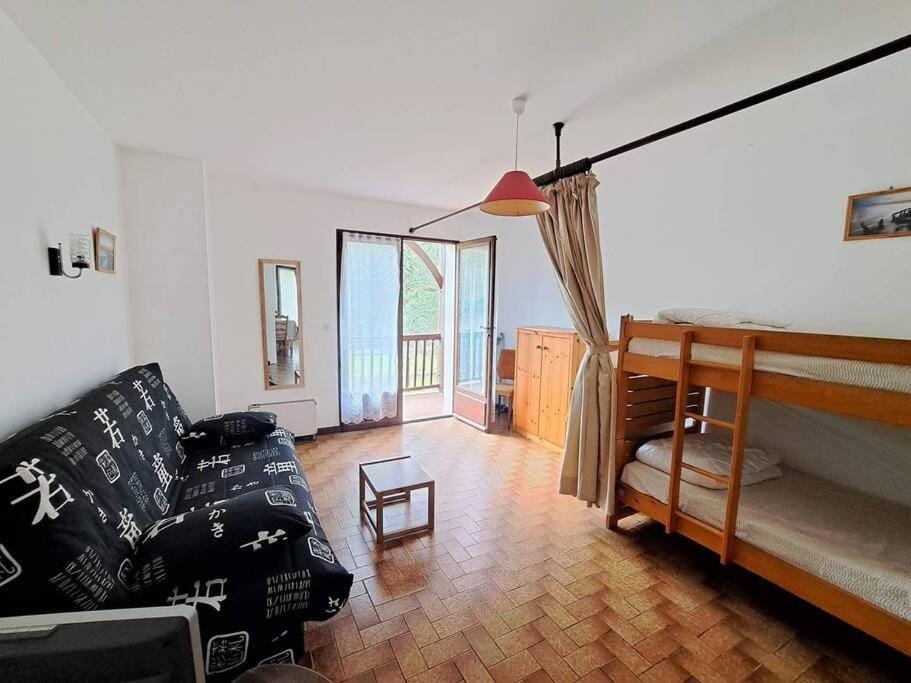 Living room, Photo of the whole room, Seating area, Bedroom, bunk bed