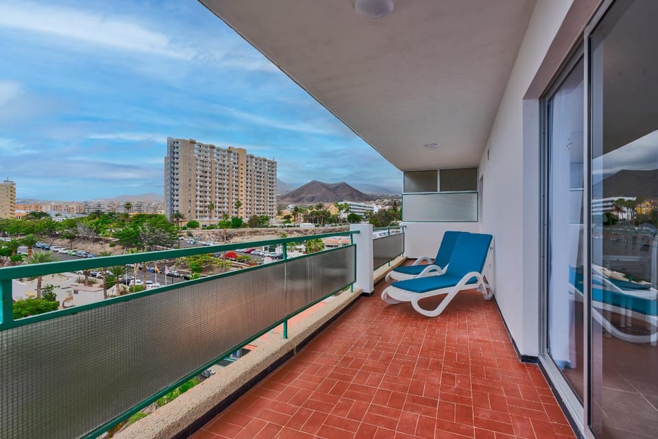 Frontline Ocean View Apartment Los Cristianos Apartment in Los Cristianos