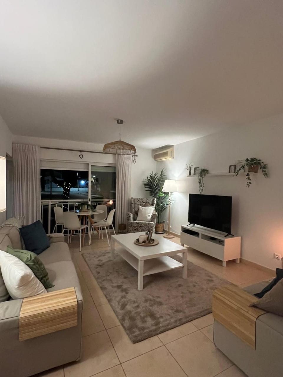 Communal lounge/ TV room, Living room