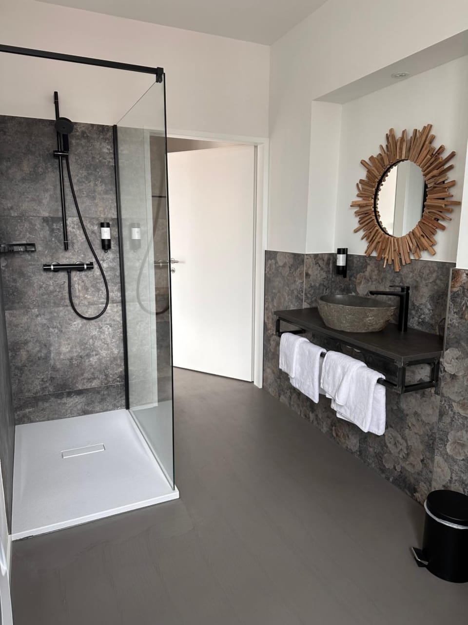 Shower, Bathroom, towels