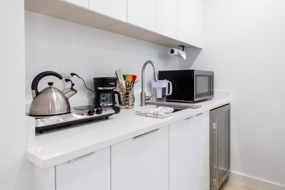 Bright & Cozy 1-BR Alcove in Bloomingdale Apartment in District of Columbia