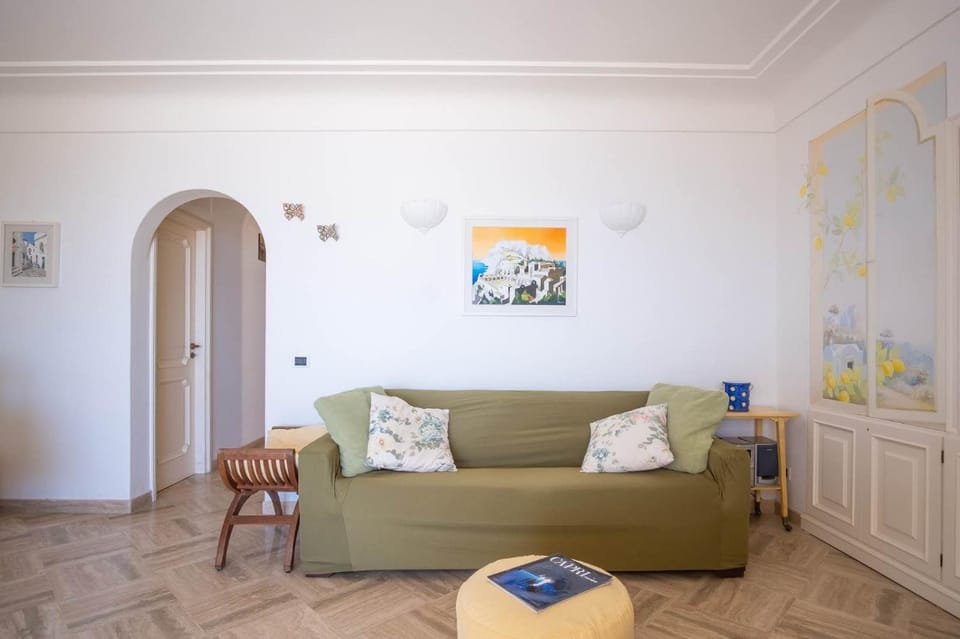 Bed, Living room, Seating area