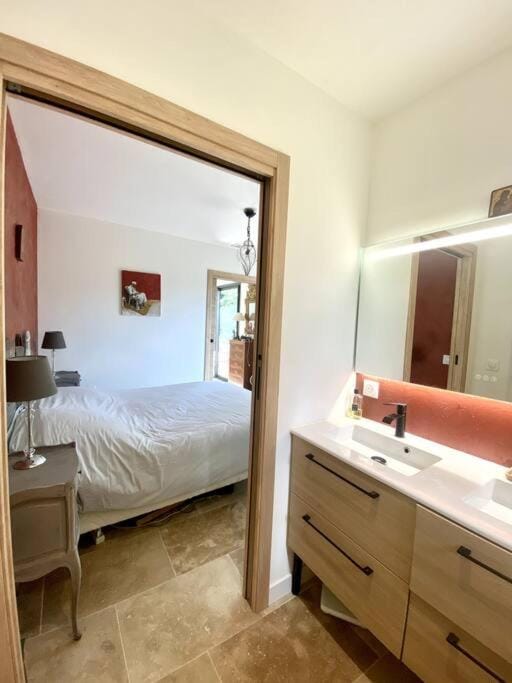 Bathroom, Photo of the whole room