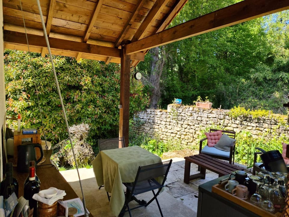 Patio, Dining area