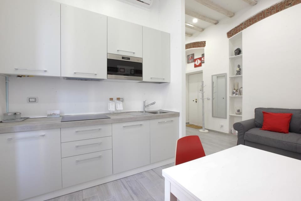Kitchen or kitchenette, Living room, Dining area, minibar, pet friendly, stove, air conditioner