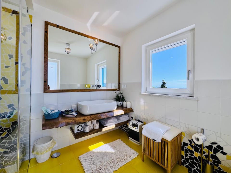 Bathroom, towels