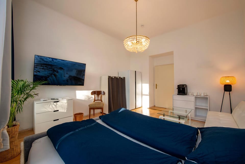 Bed, Photo of the whole room, Bedroom, hair dresser