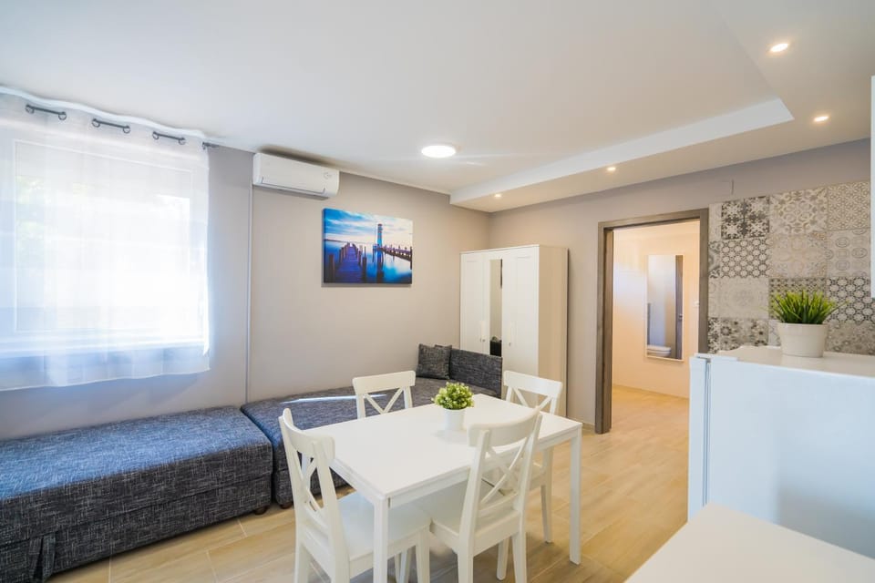Riviéra Apartmanház Apartment in Siófok