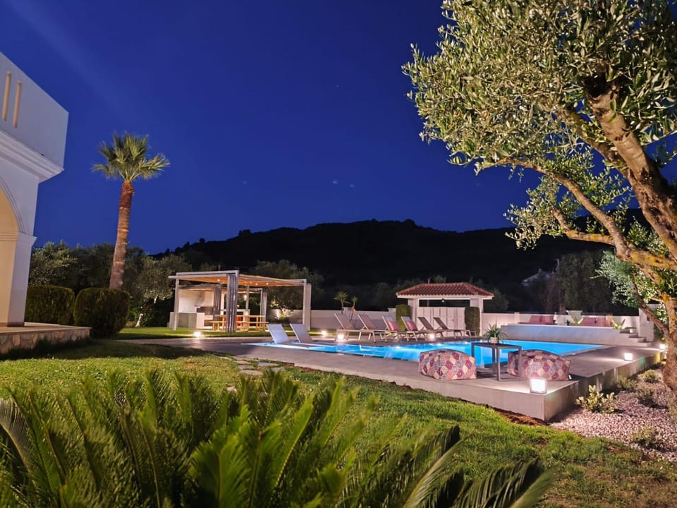 Night, Garden, Garden view, Swimming pool
