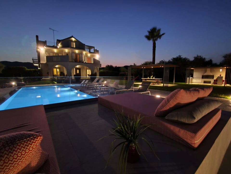 Property building, Pool view, Swimming pool, sunbed