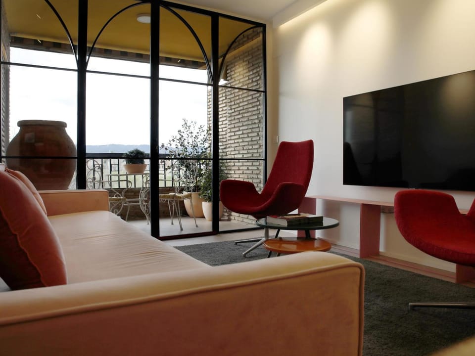 TV and multimedia, Living room, Seating area