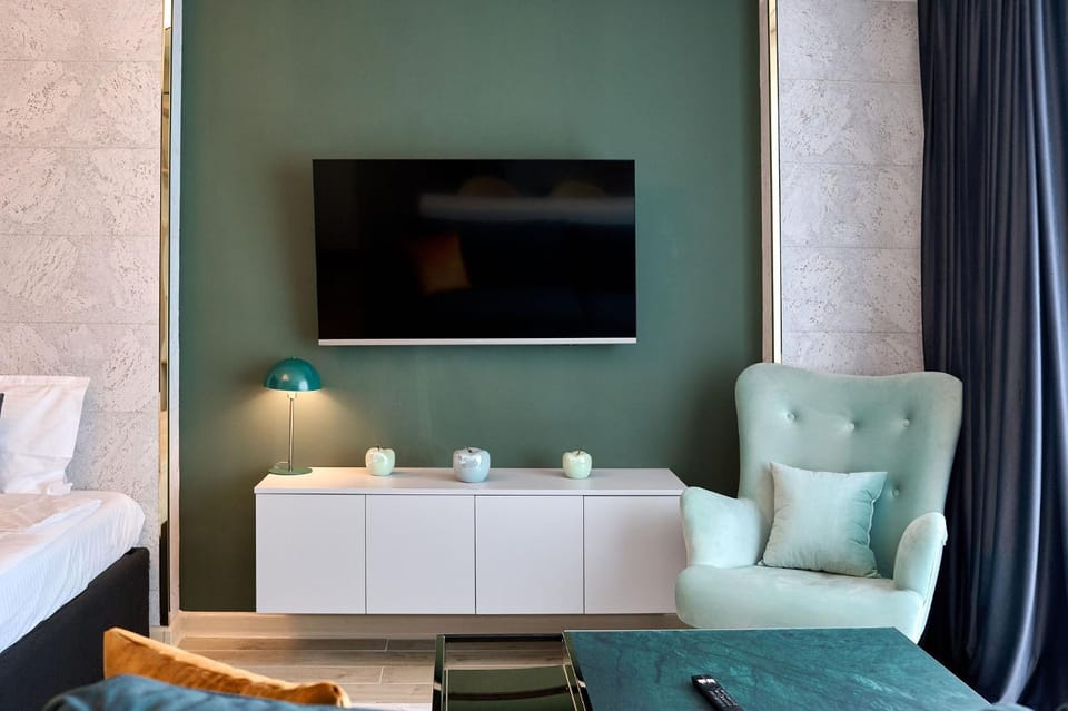 TV and multimedia, Living room, Seating area