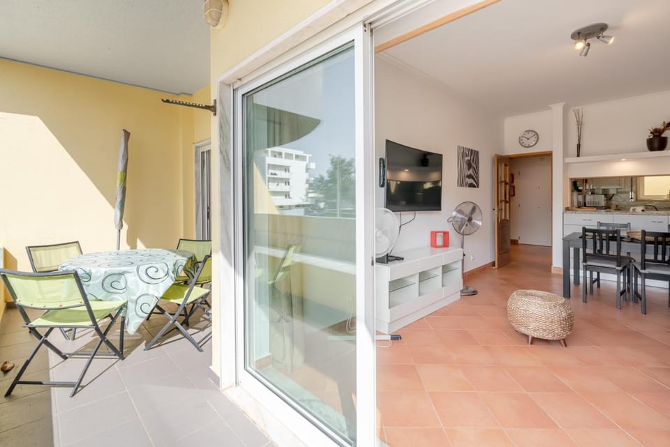 Patio, Dining area