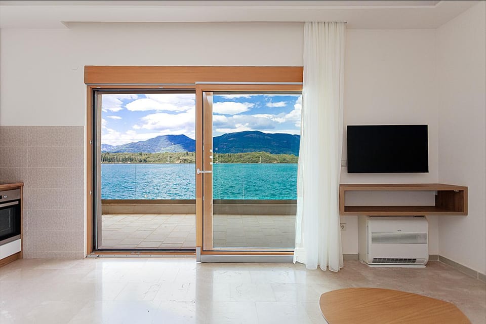 TV and multimedia, View (from property/room), Seating area