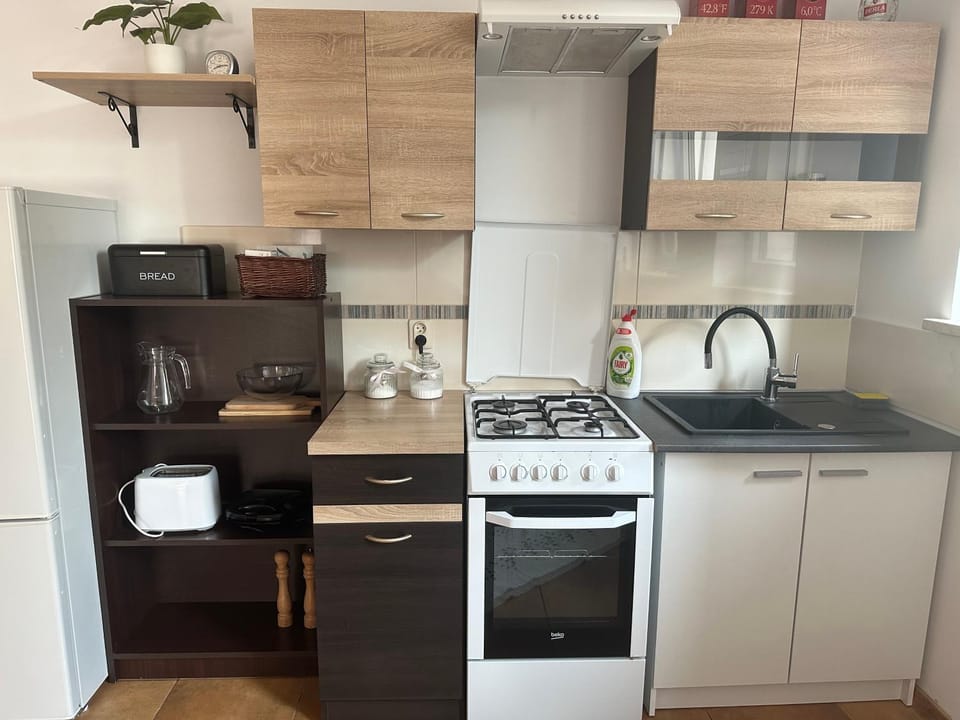 Kitchen or kitchenette, pet friendly, toaster