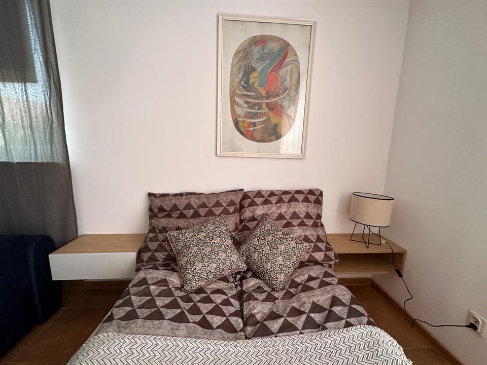 Bed, Bedroom