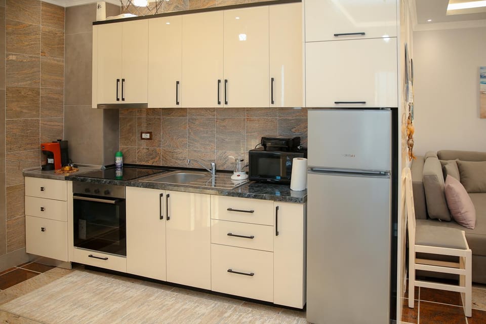 Coffee/tea facilities, Kitchen or kitchenette, dishwasher, minibar, oven, pet friendly, stove