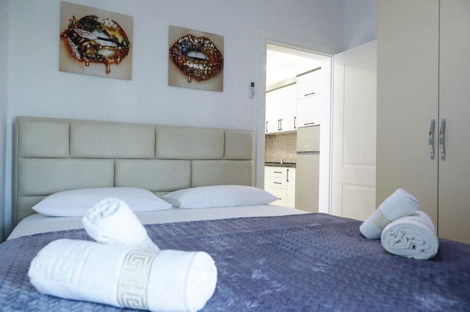 Bed, Photo of the whole room, Bedroom, towels, wardrobe