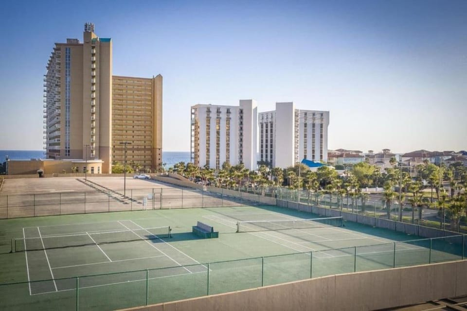 Pelican Beach Resort-Walkout Unit-On the Beach Apartment in Destin