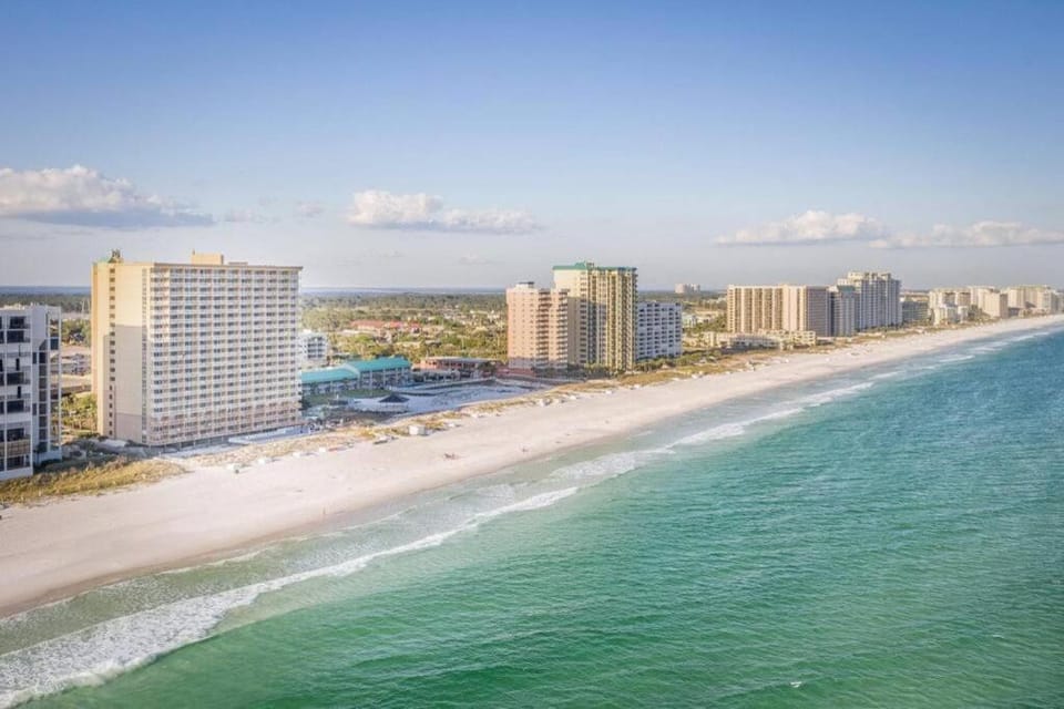 Pelican Beach Resort-Walkout Unit-On the Beach Apartment in Destin