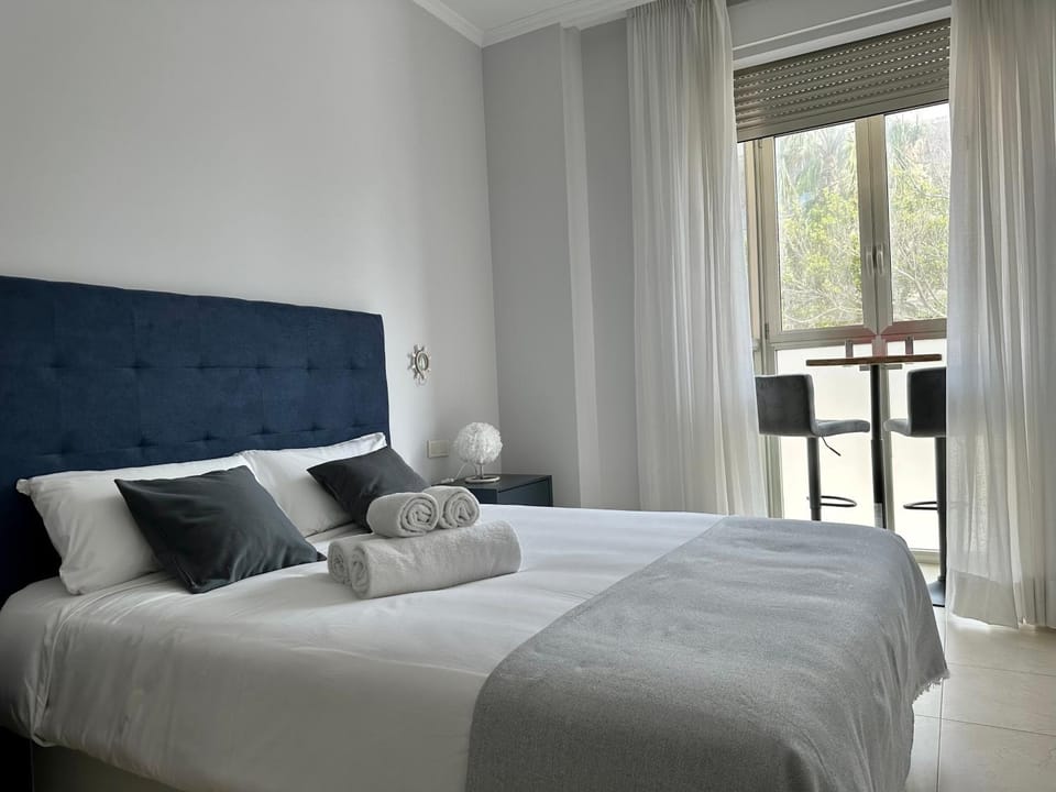 Bed, Balcony/Terrace, Bedroom, towels