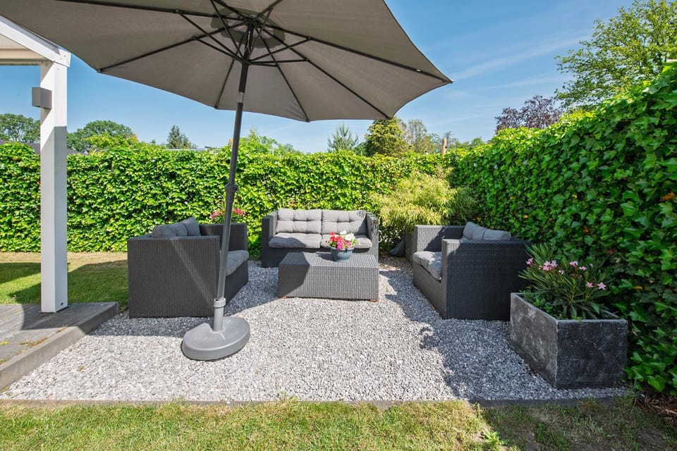 Garden, Seating area