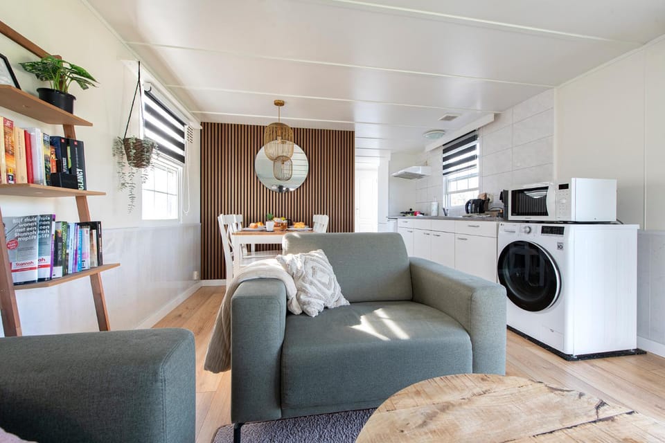 Kitchen or kitchenette, Living room, Seating area, minibar, washing machine, dryer