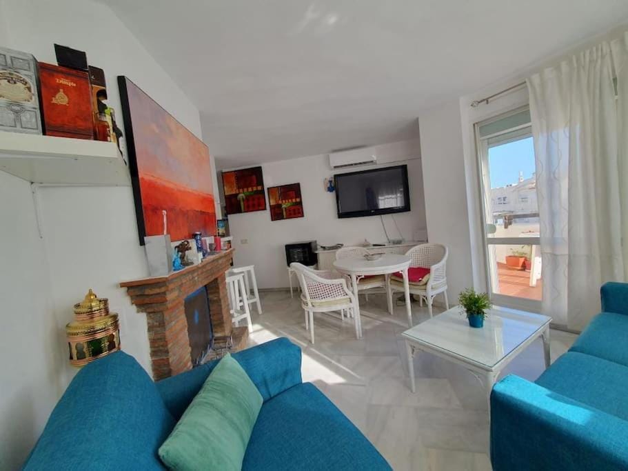 Communal lounge/ TV room
