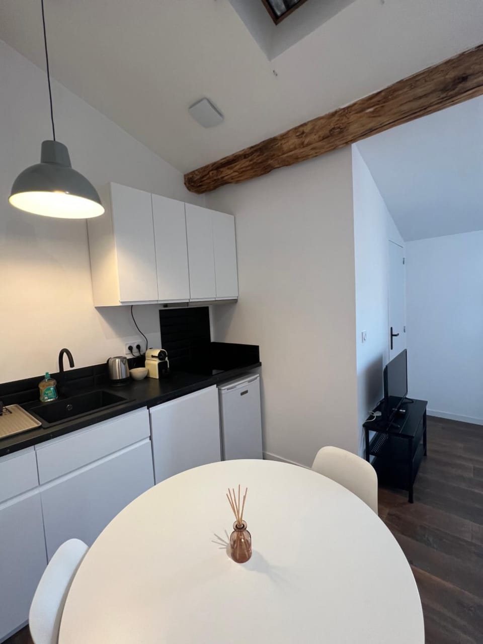Dining area, minibar, stove