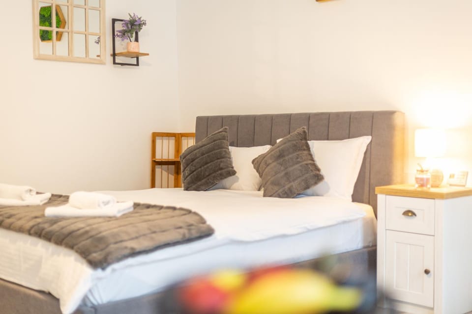 Sun x Mountains - Black Church Apartment in Brasov
